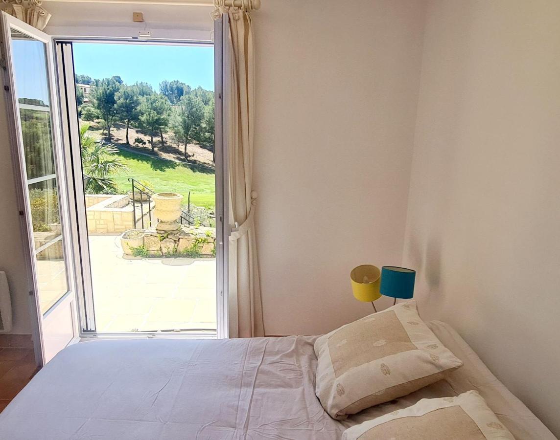 Villa Dans Cadre D'Exception - Golf, Piscine Et Tennis Prive Saint-Cyr-sur-Mer Dış mekan fotoğraf
